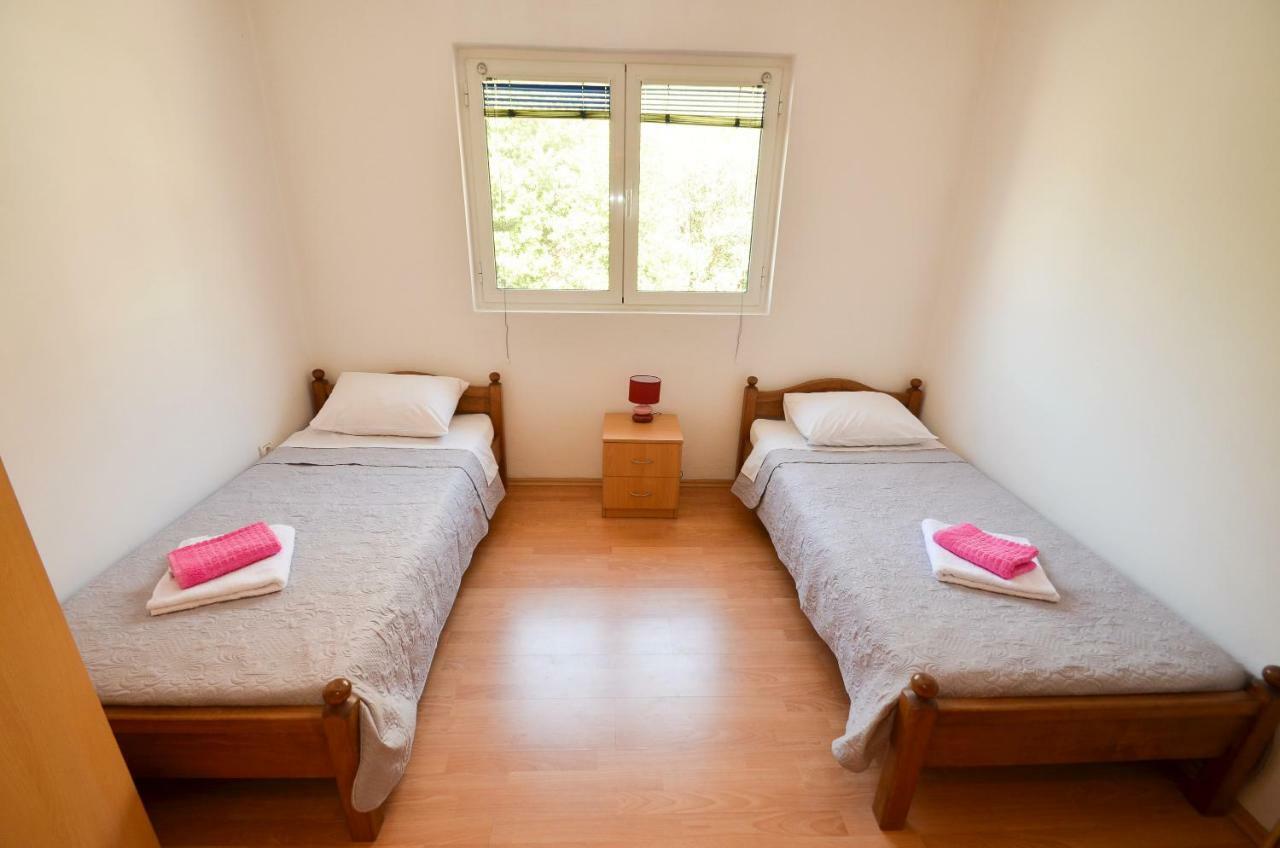 Apartment Barona โกตอร์ ภายนอก รูปภาพ