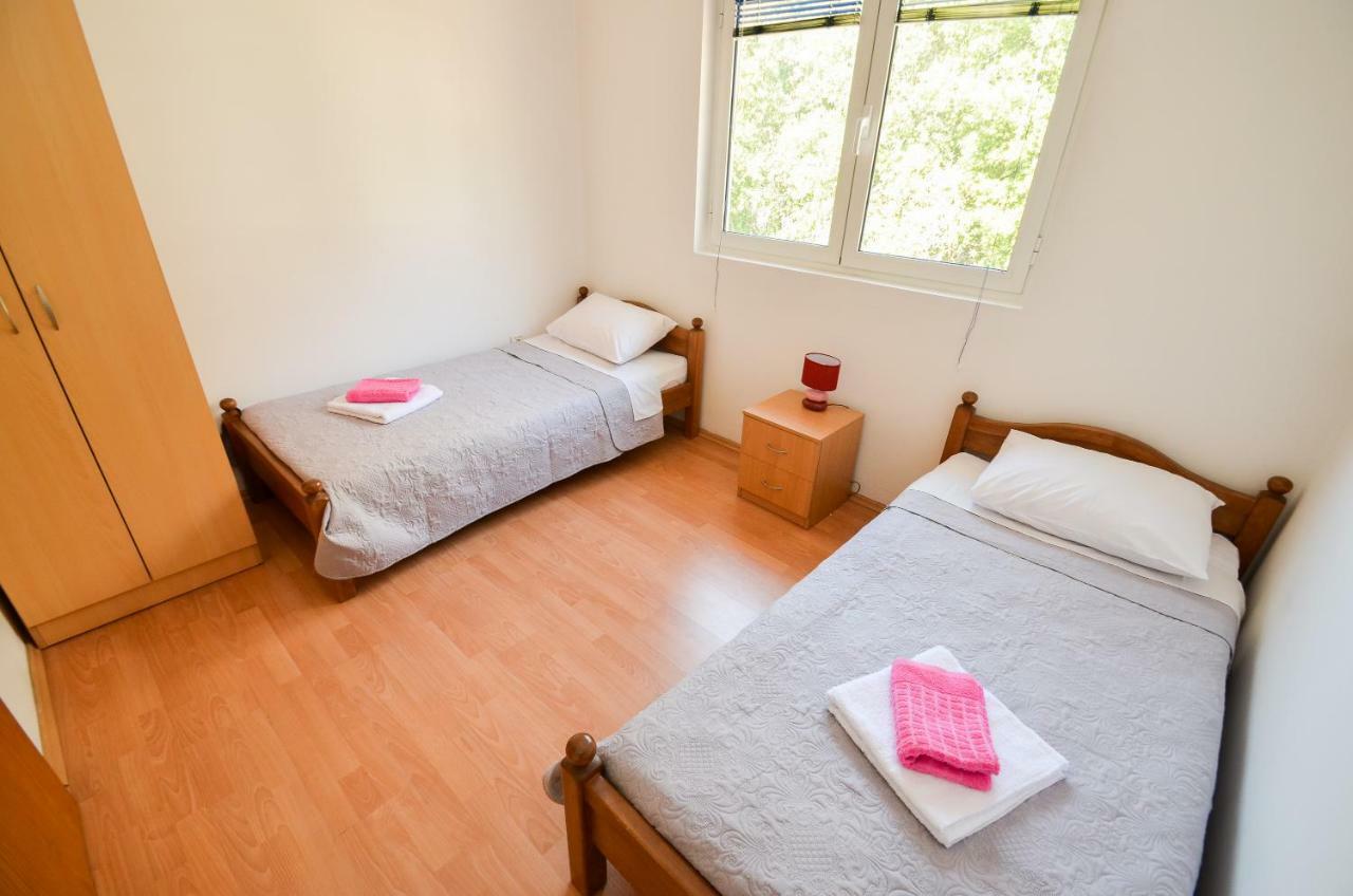 Apartment Barona โกตอร์ ภายนอก รูปภาพ